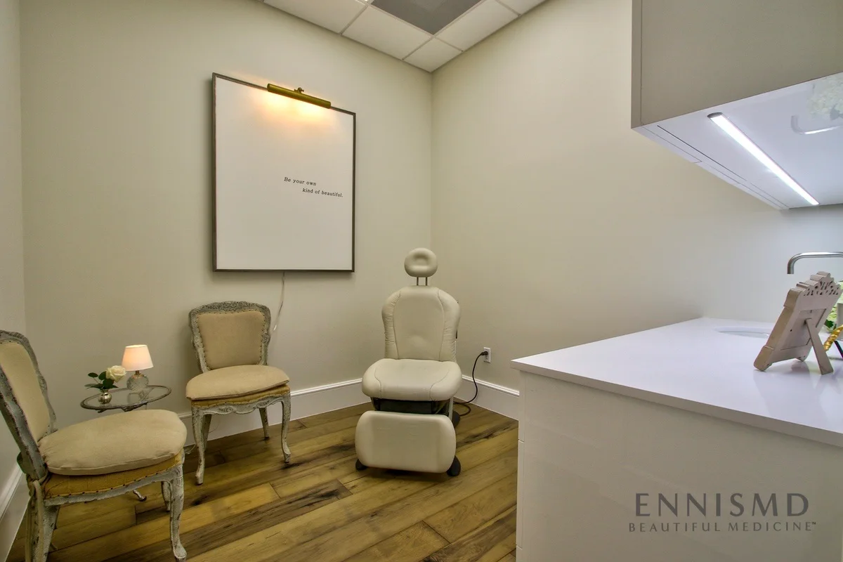 Private consultation room at Ennis Plastic Surgery