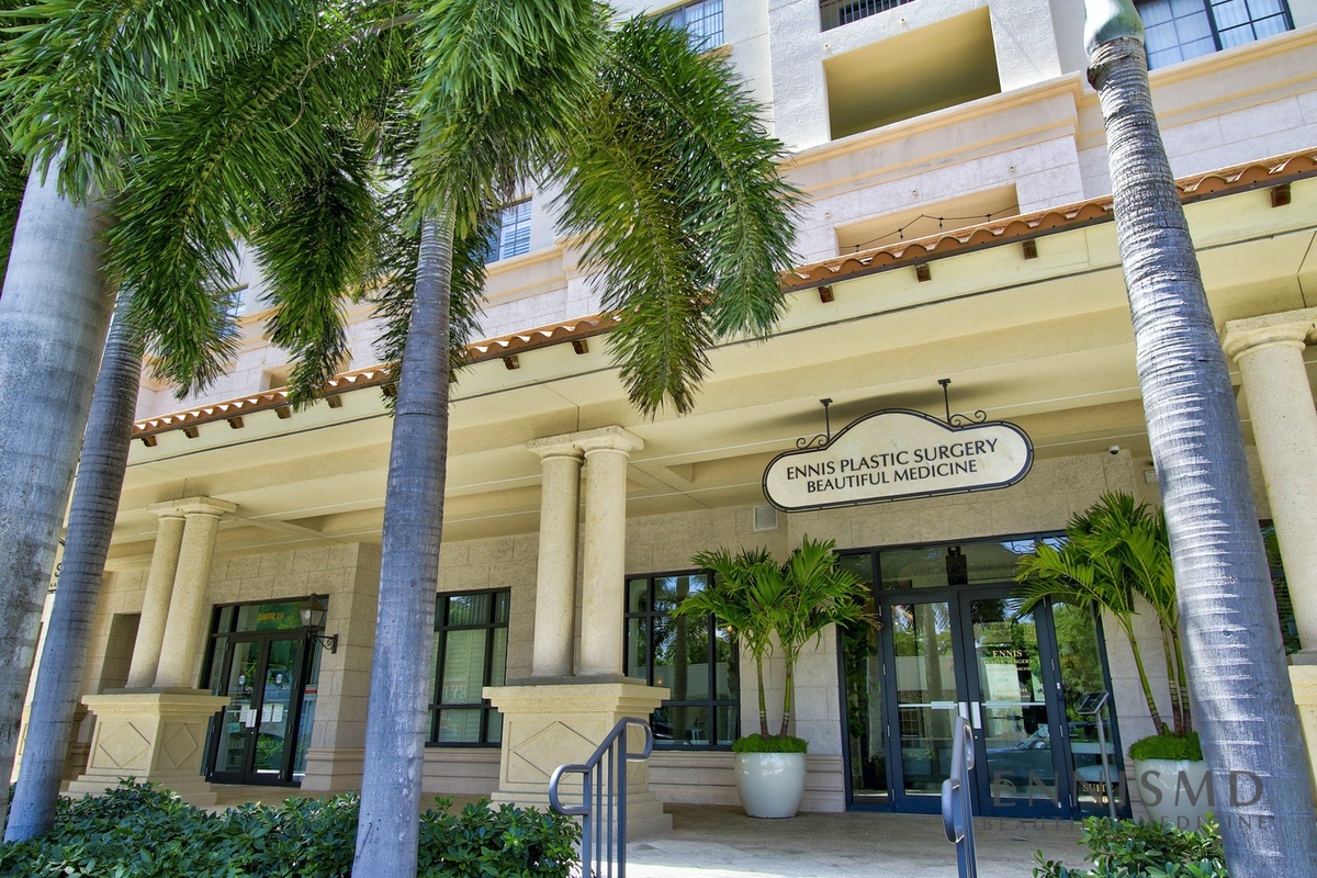 Plastic Surgery center exterior entry at Ennis Plastic Surgery in Boca Raton Florida