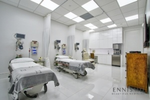 Plastic Surgery patient recovery beds at Ennis Plastic Surgery