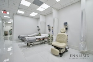 Plastic surgery patient recovery beds 2 at Ennis Plastic Surgery